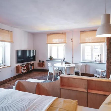 Zur Alten Post, 48qm Individualapartment Mit Blick Ueber Zittaus Altstadt, Im Altstadtkern Umrandet Vom Zittauer Gebirge *