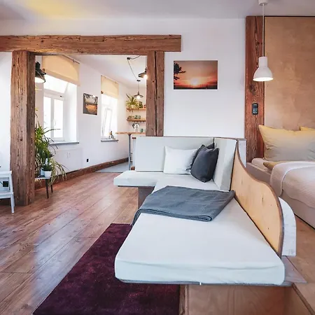 Apartman Zur Alten Post, 48qm Individualapartment Mit Blick Ueber Zittaus Altstadt, Im Altstadtkern Umrandet Vom Zittauer Gebirge *