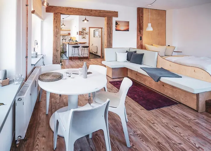 Apartment Zur Alten Post, 48qm Individualapartment Mit Blick über Zittaus Altstadt, Im Altstadtkern Umrandet Vom Zittauer Gebirge Zittau