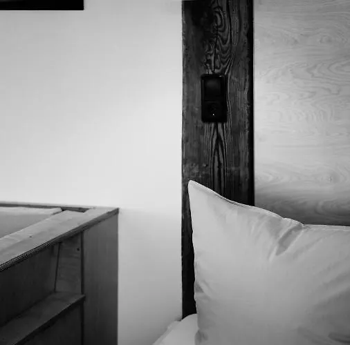 Apartment Zur Alten Post, 48qm Individualapartment Mit Blick über Zittaus Altstadt, Im Altstadtkern Umrandet Vom Zittauer Gebirge *